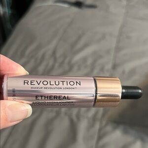 Revolution Ethereal Liquid Highlighter